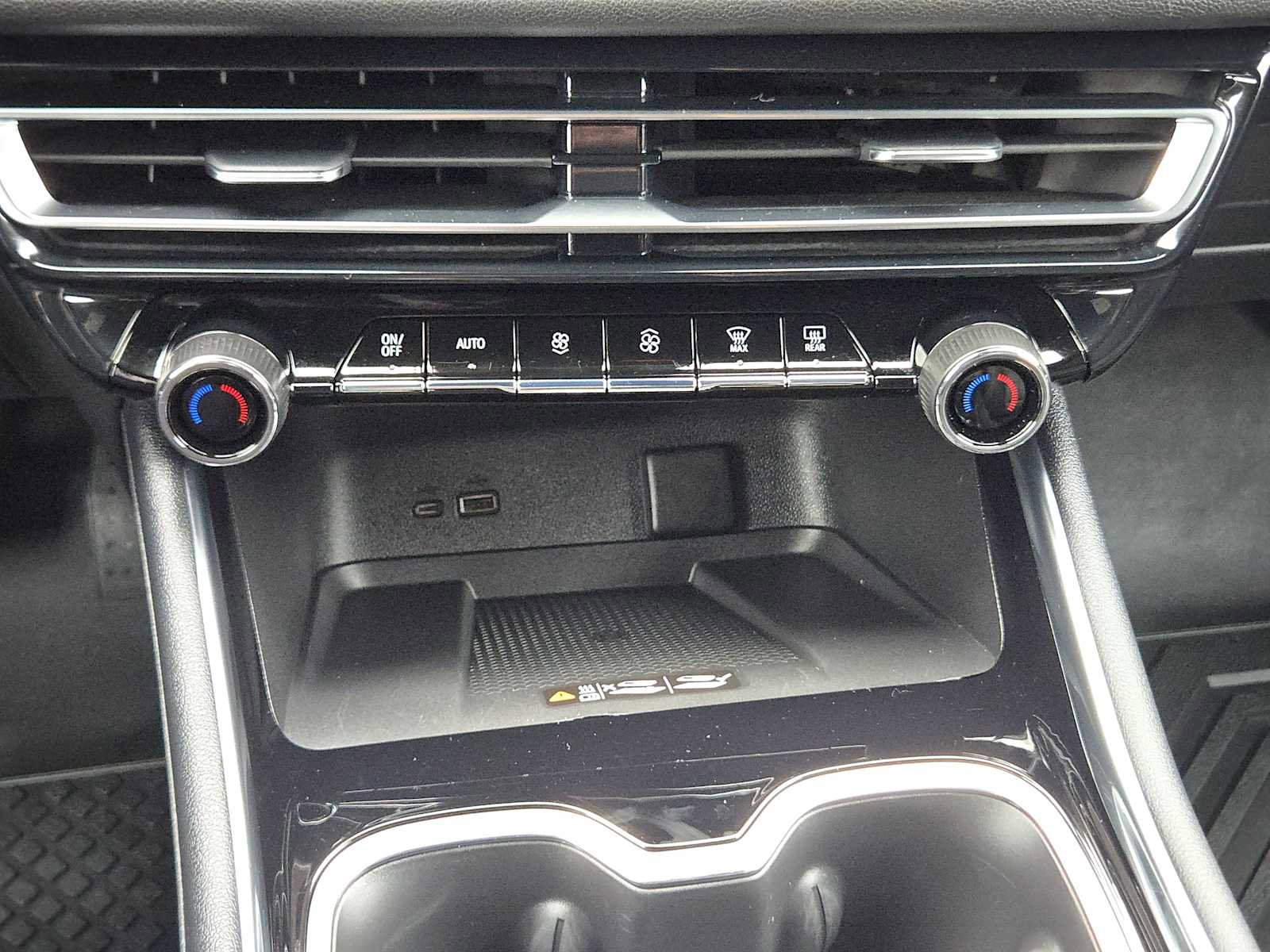 Certified 2025 Chevrolet Traverse Z71 w/ Driver Confidence Package image 19