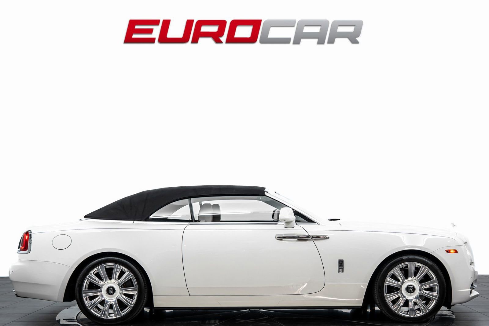 Used 2016 Rolls-Royce Dawn image 8