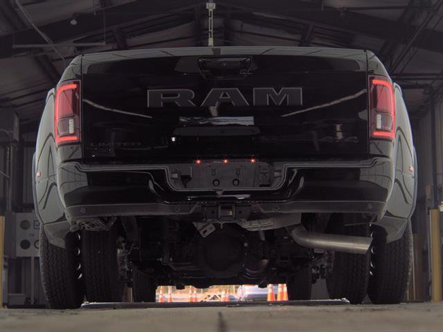 Used 2025 RAM 3500 Limited image 7