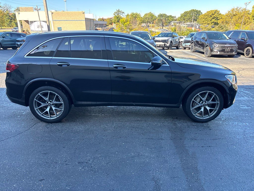 Used 2022 Mercedes-Benz GLC 300 4MATIC image 2