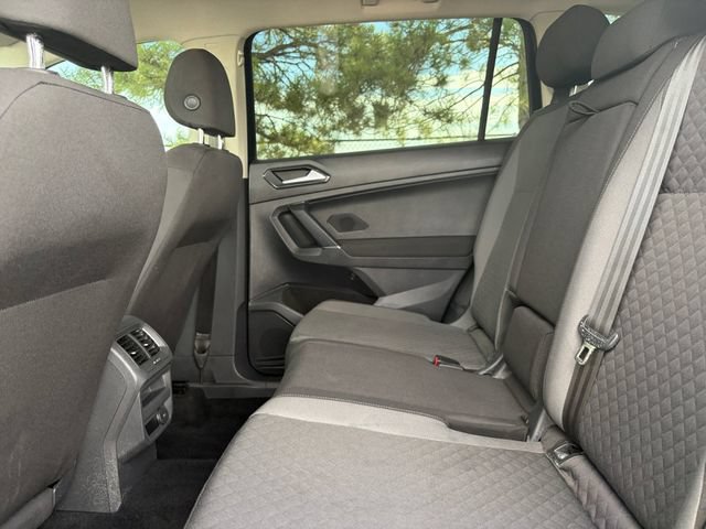 Used 2018 Volkswagen Tiguan S w/ 3rd Row Seat Package AWD/4WD image 17