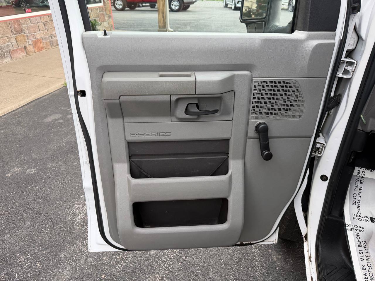 Used 2014 Ford E-150 and Econoline 150 RWD image 12