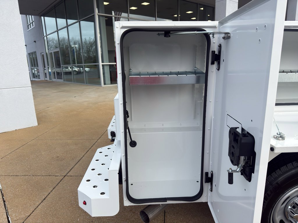 New 2026 Ford F250 XL w/ XL Chrome Package image 12