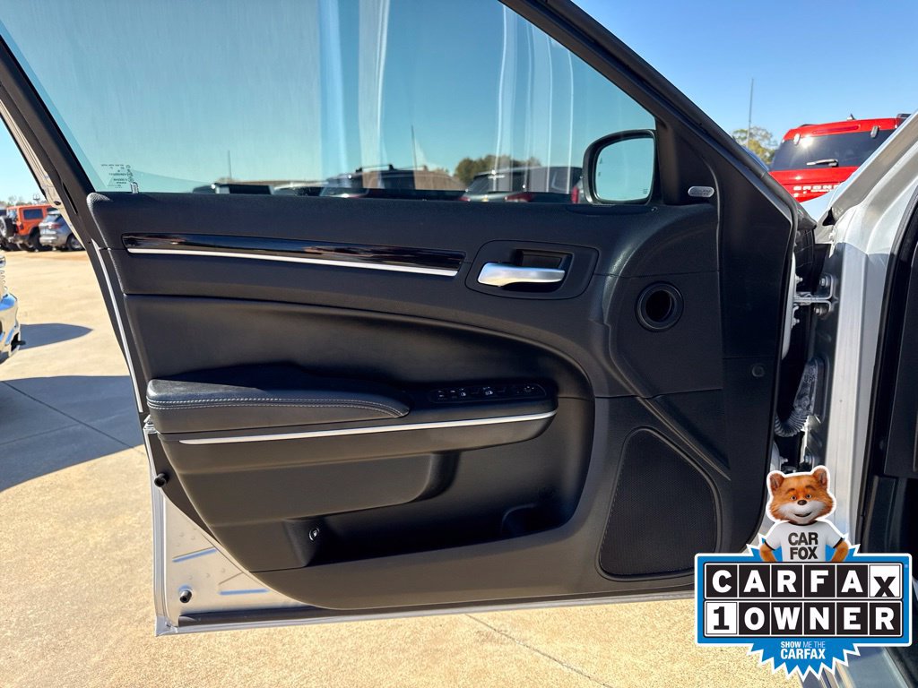 Certified 2023 Chrysler 300 S RWD image 6