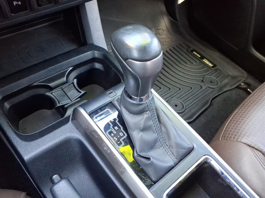 Used 2017 Toyota Tacoma Limited image 23