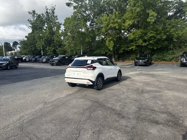 Used 2023 Nissan Kicks SV FWD image 5