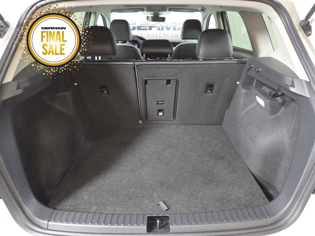 Certified 2025 Volkswagen Taos SE image 19