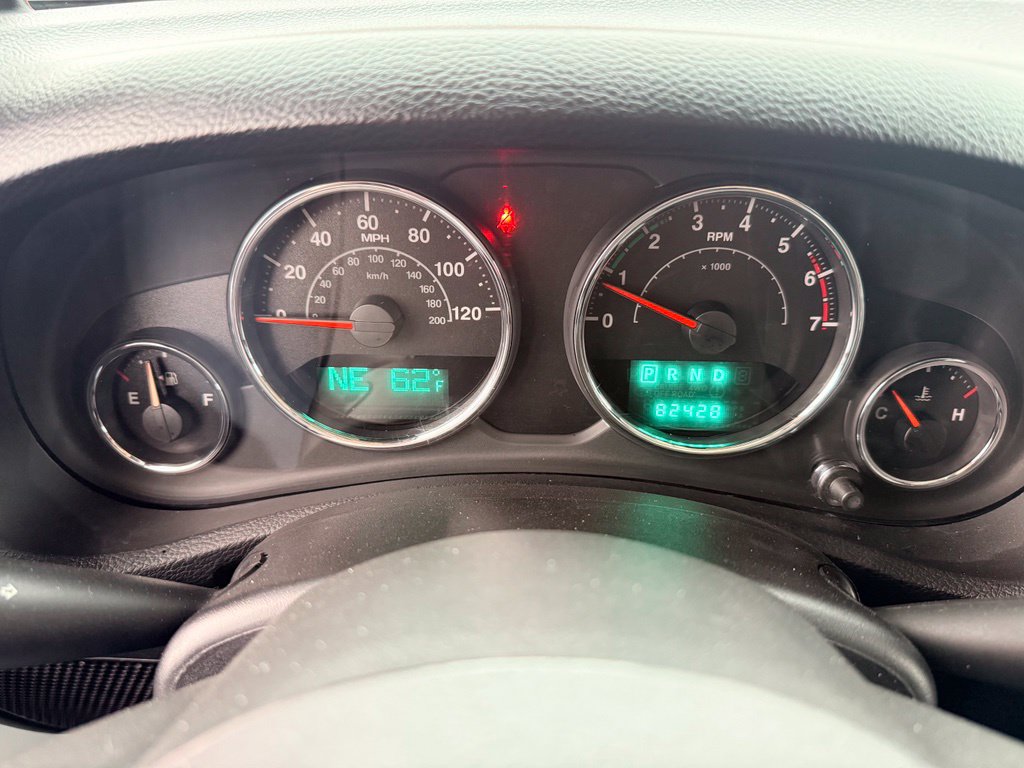 Used 2012 Jeep Wrangler Unlimited Sahara w/ Dual Top Group AWD/4WD image 19
