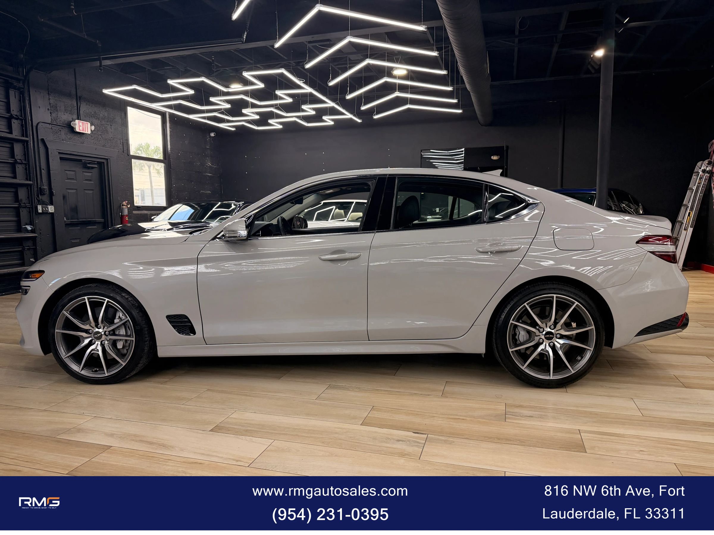 Used 2025 Genesis G70 2.5T RWD image 2