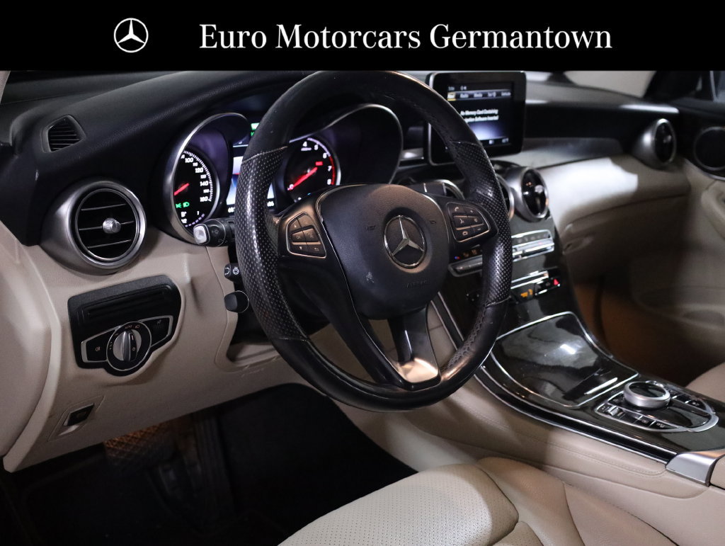 Used 2019 Mercedes-Benz GLC 350e 4MATIC image 32