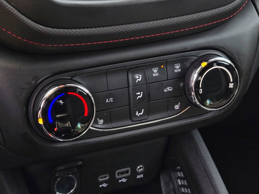 Used 2023 Chevrolet TrailBlazer RS image 34