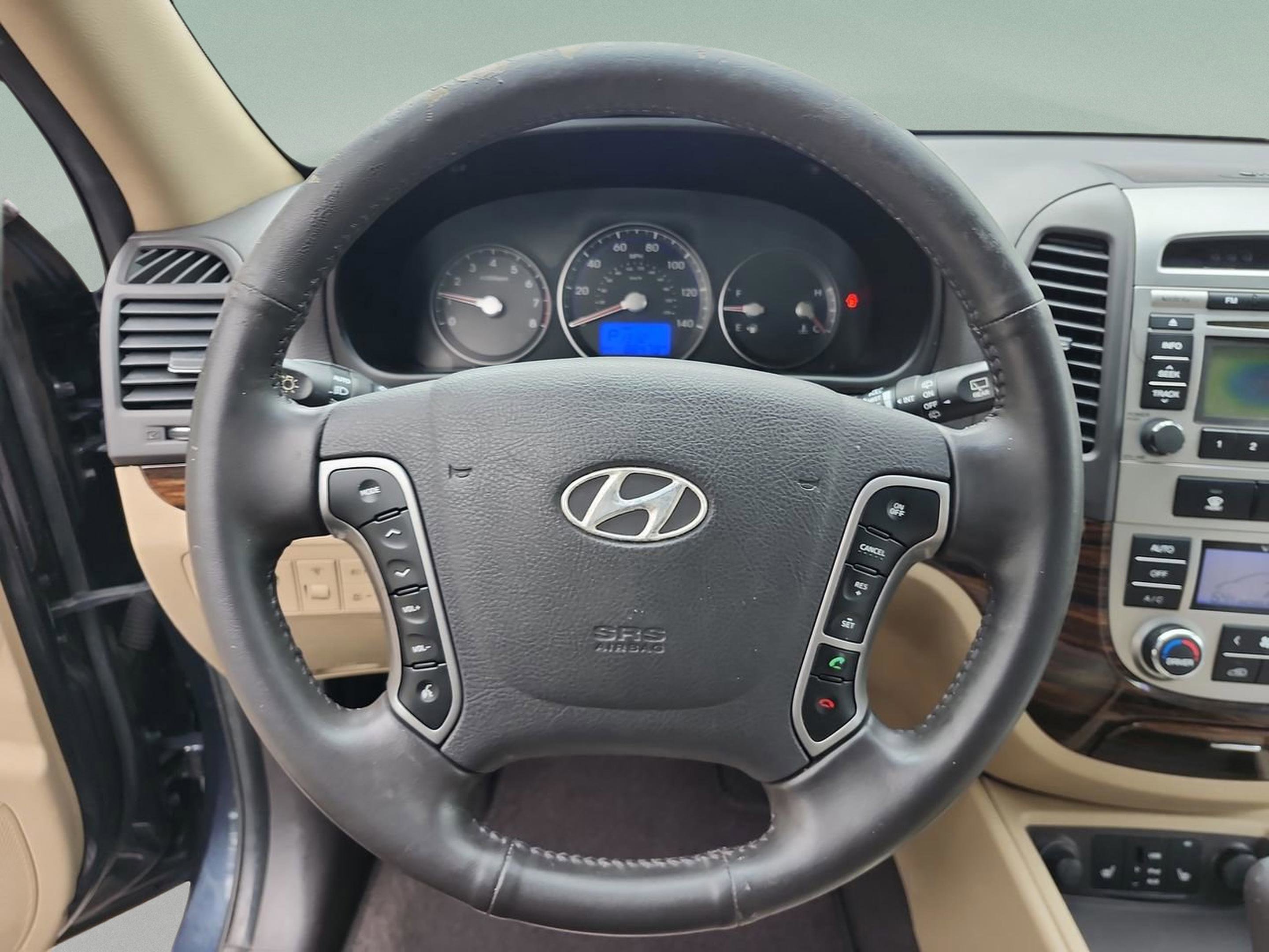 Used 2011 Hyundai Santa Fe Limited image 9