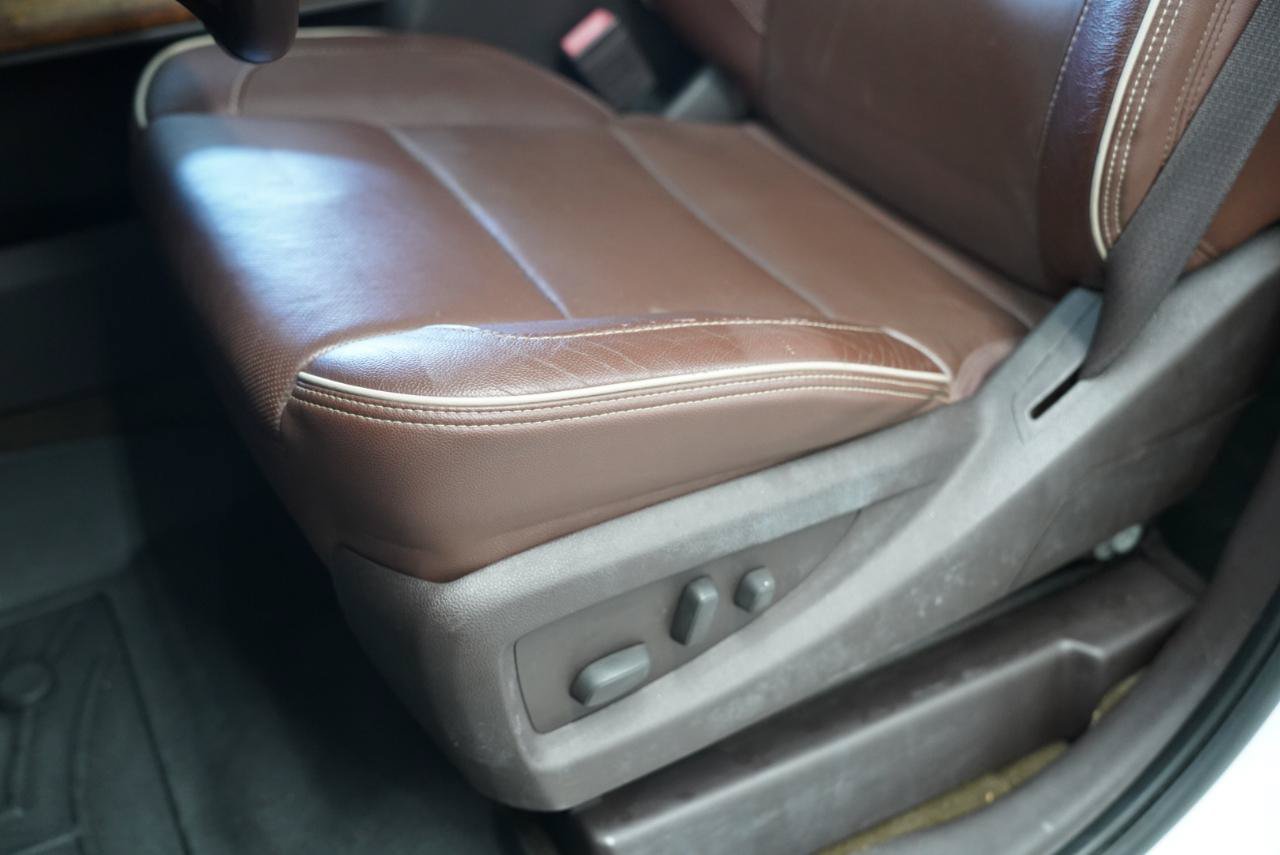 Used 2015 Chevrolet Silverado 2500 High Country w/ Duramax Plus Package AWD/4WD image 26