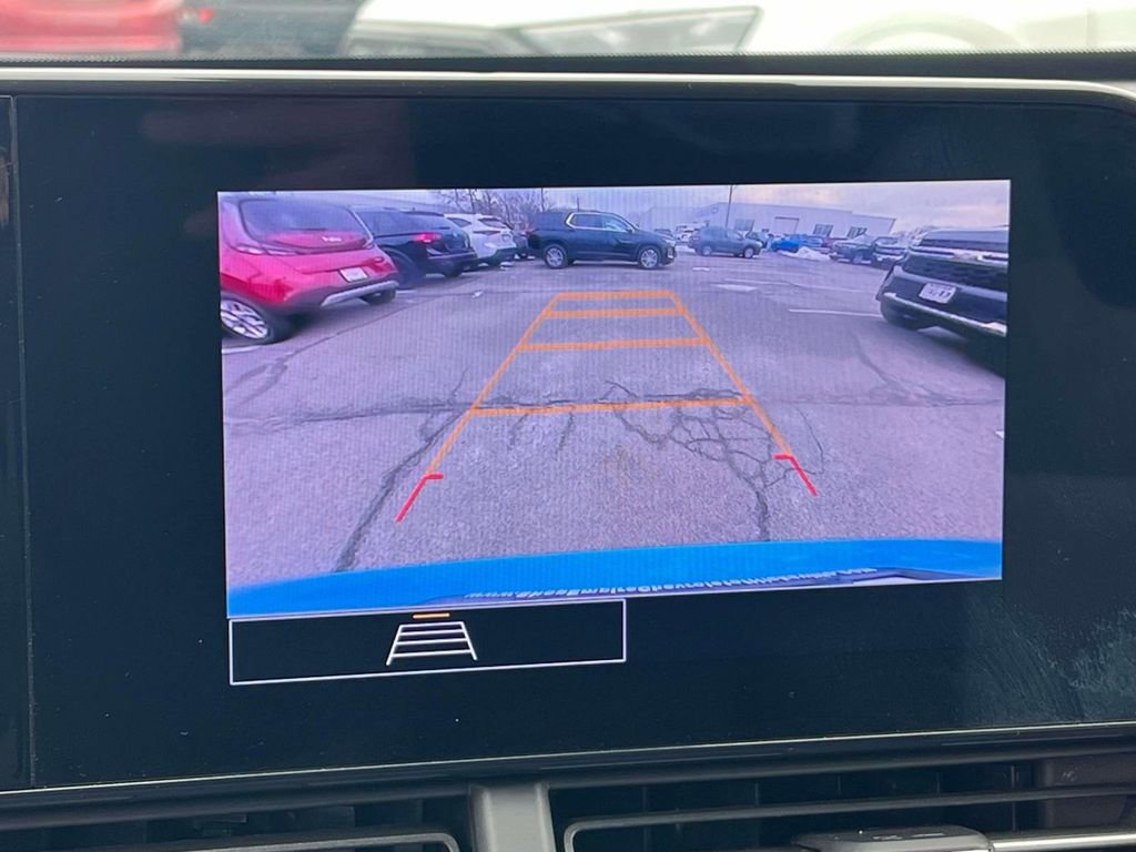 Used 2024 Chevrolet Trax RS w/ Driver Confidence Package FWD image 30