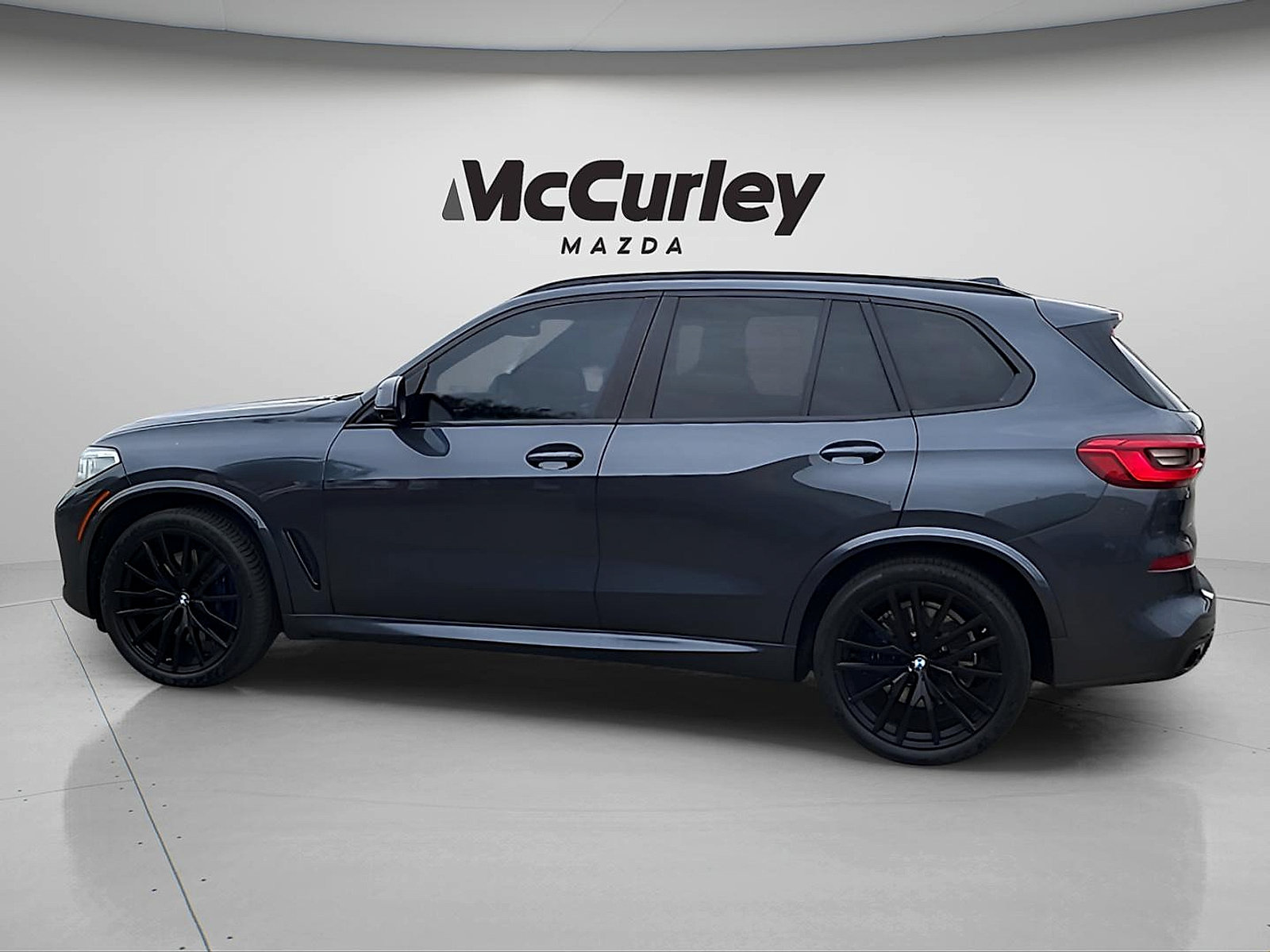 Used 2019 BMW X5 xDrive50i w/ M Sport Package AWD/4WD image 4