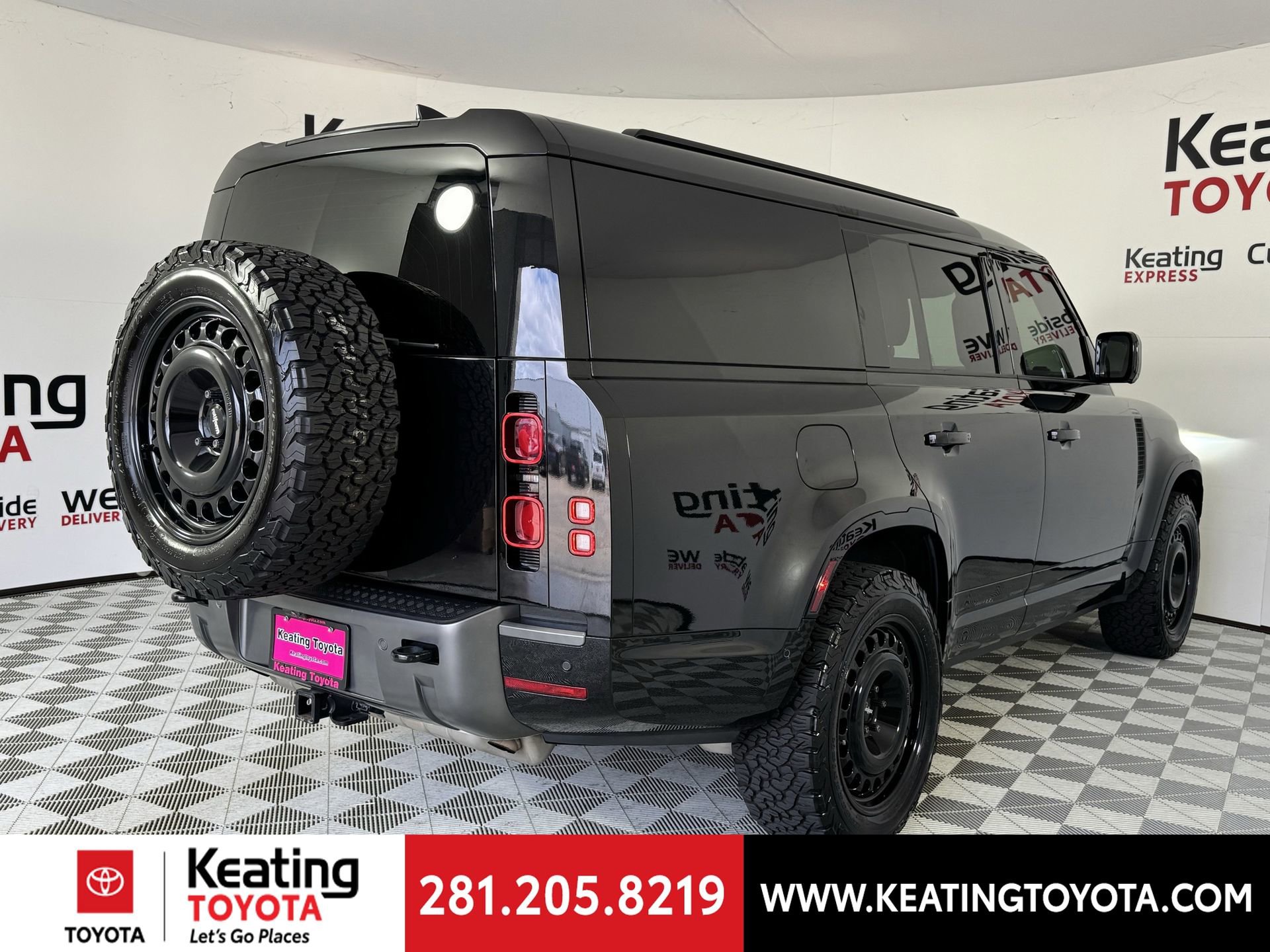 Used 2024 Land Rover Defender 130 Outbound image 5