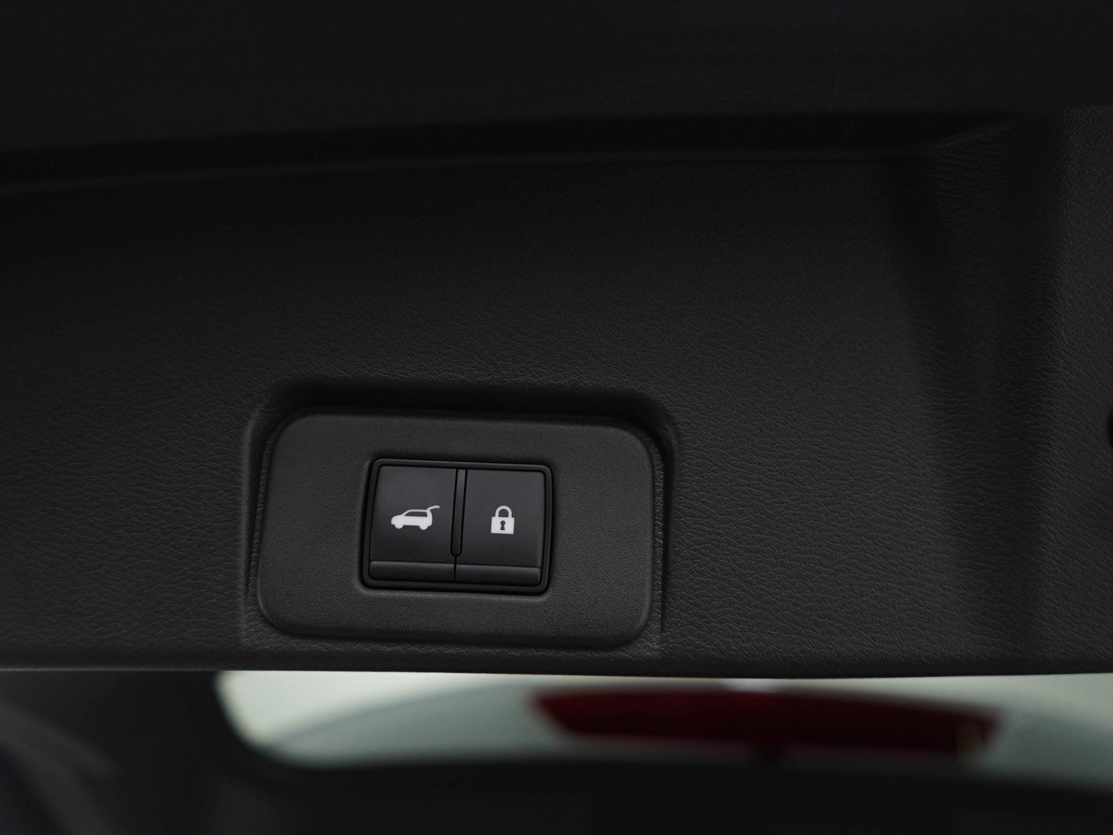 Used 2025 Nissan Rogue SV image 18