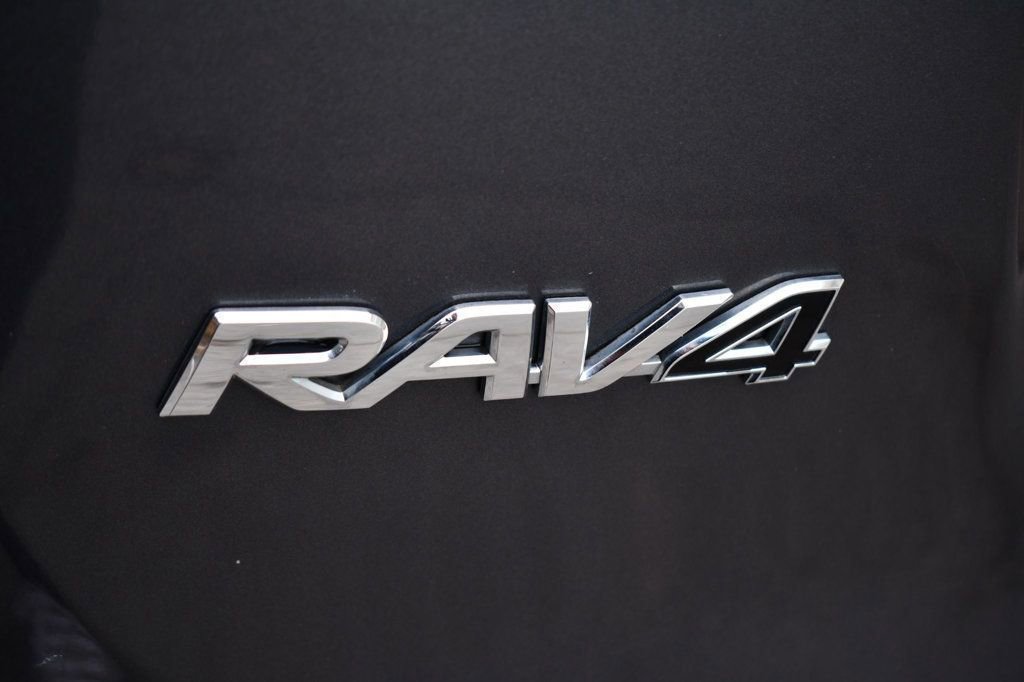 Used 2018 Toyota RAV4 XLE w/ Plus Extra Value Package image 10