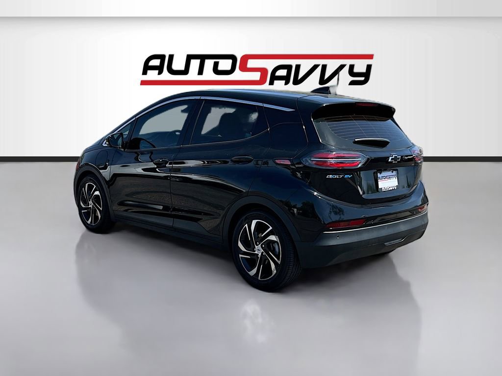 Used 2023 Chevrolet Bolt LT w/ Infotainment Package FWD image 5
