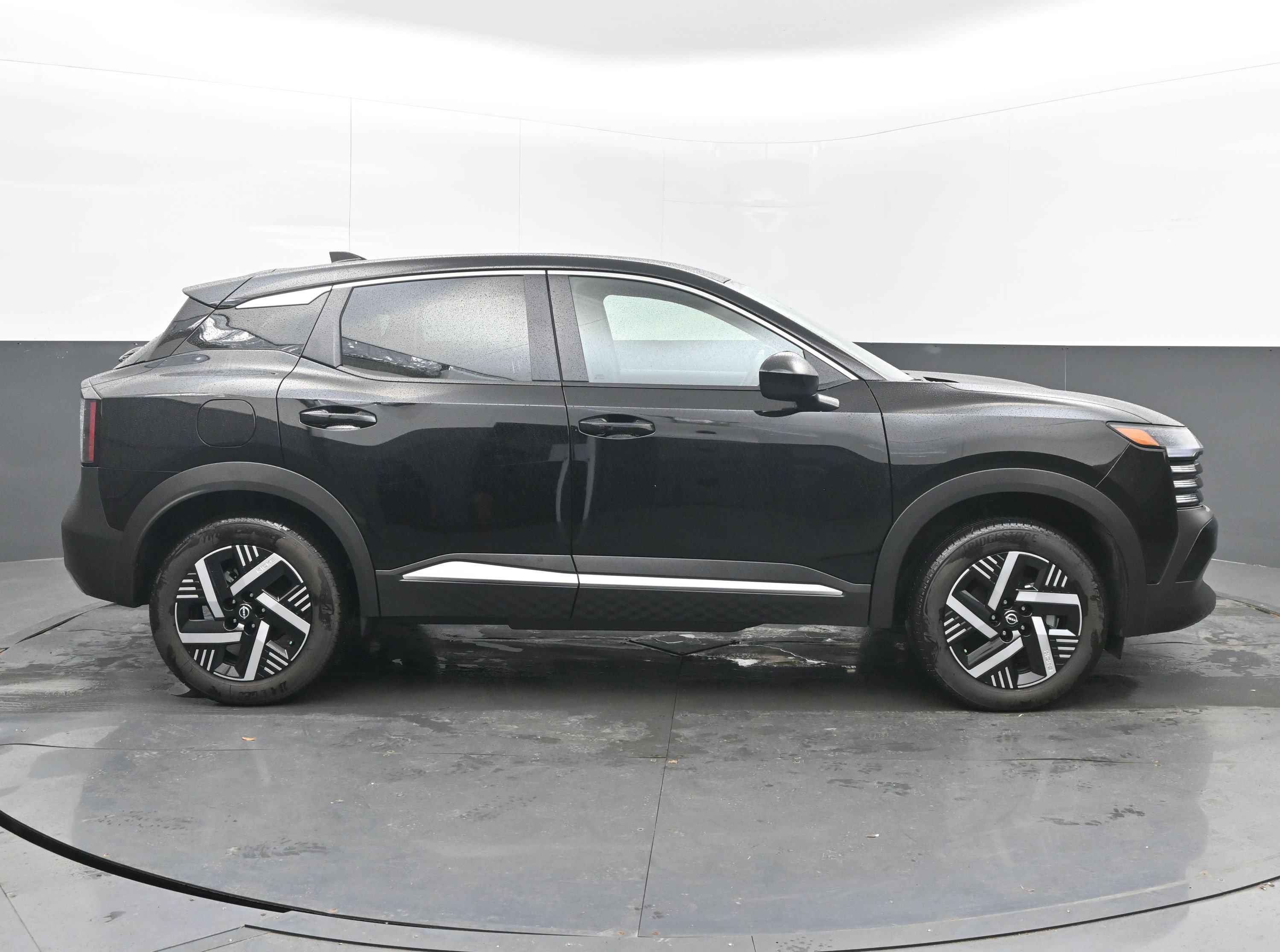 Certified 2025 Nissan Kicks SV image 8