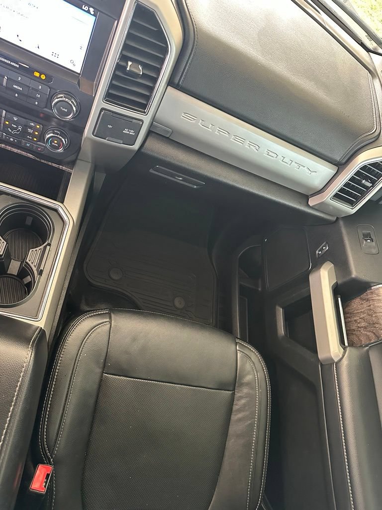Used 2019 Ford F250 Lariat w/ Lariat Ultimate Package AWD/4WD image 26