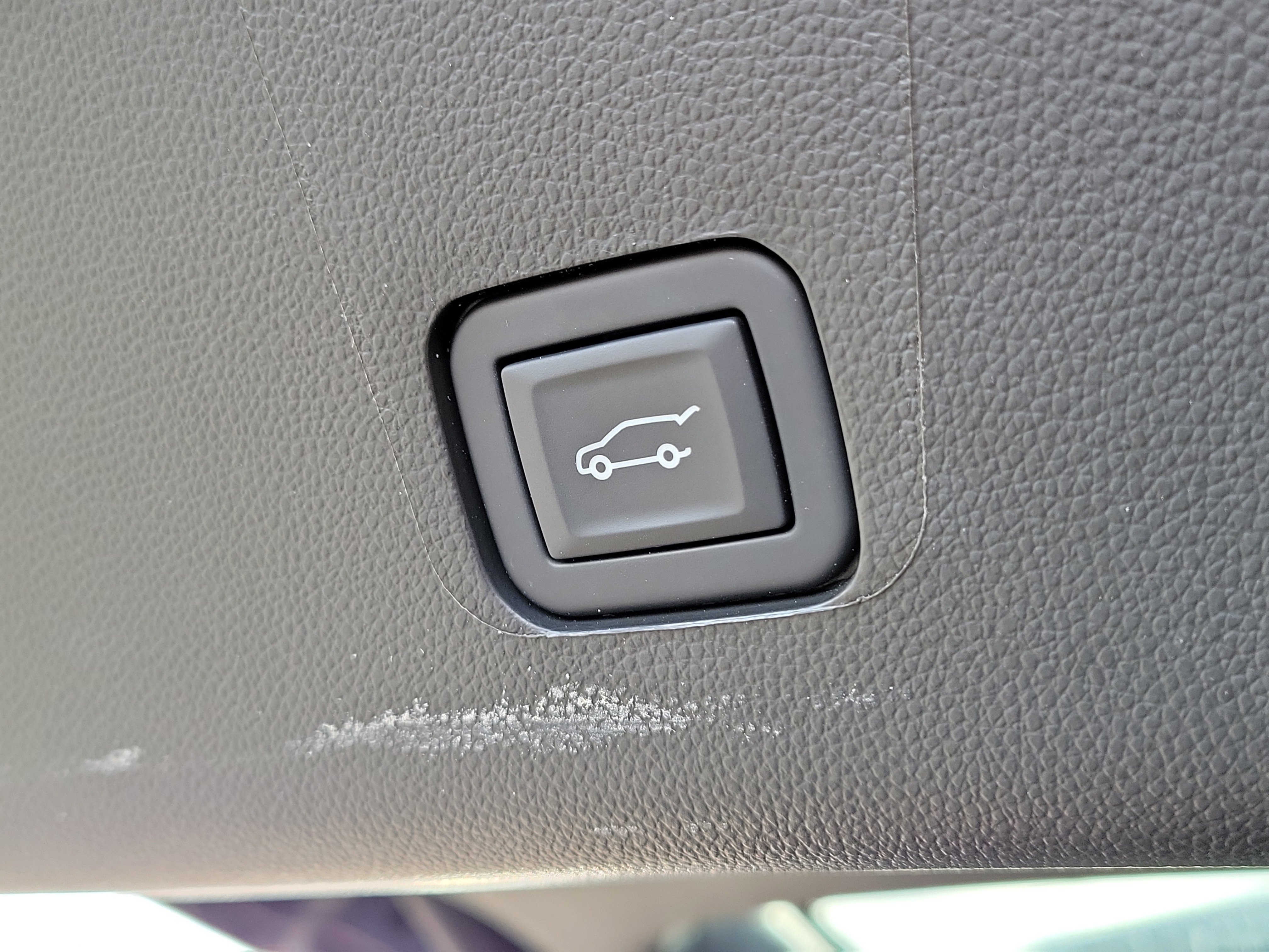 Used 2023 Chevrolet Traverse Premier w/ Redline Edition image 9