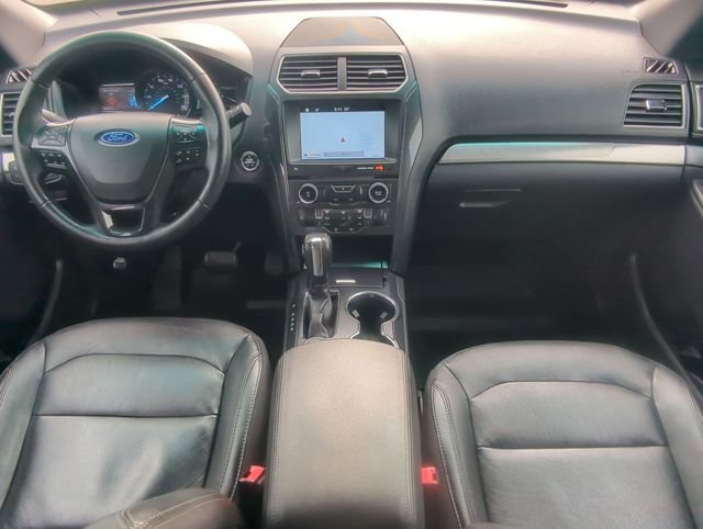 Used 2018 Ford Explorer XLT w/ Equipment Group 202A AWD/4WD image 23