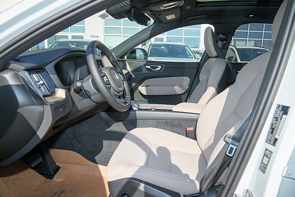New 2026 Volvo XC60 B5 Plus w/ Protection Package Premier image 17