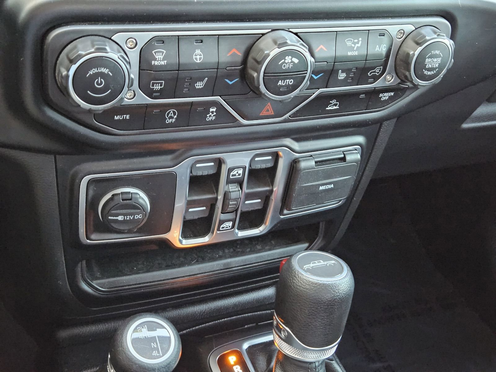 Used 2023 Jeep Gladiator Sport image 22