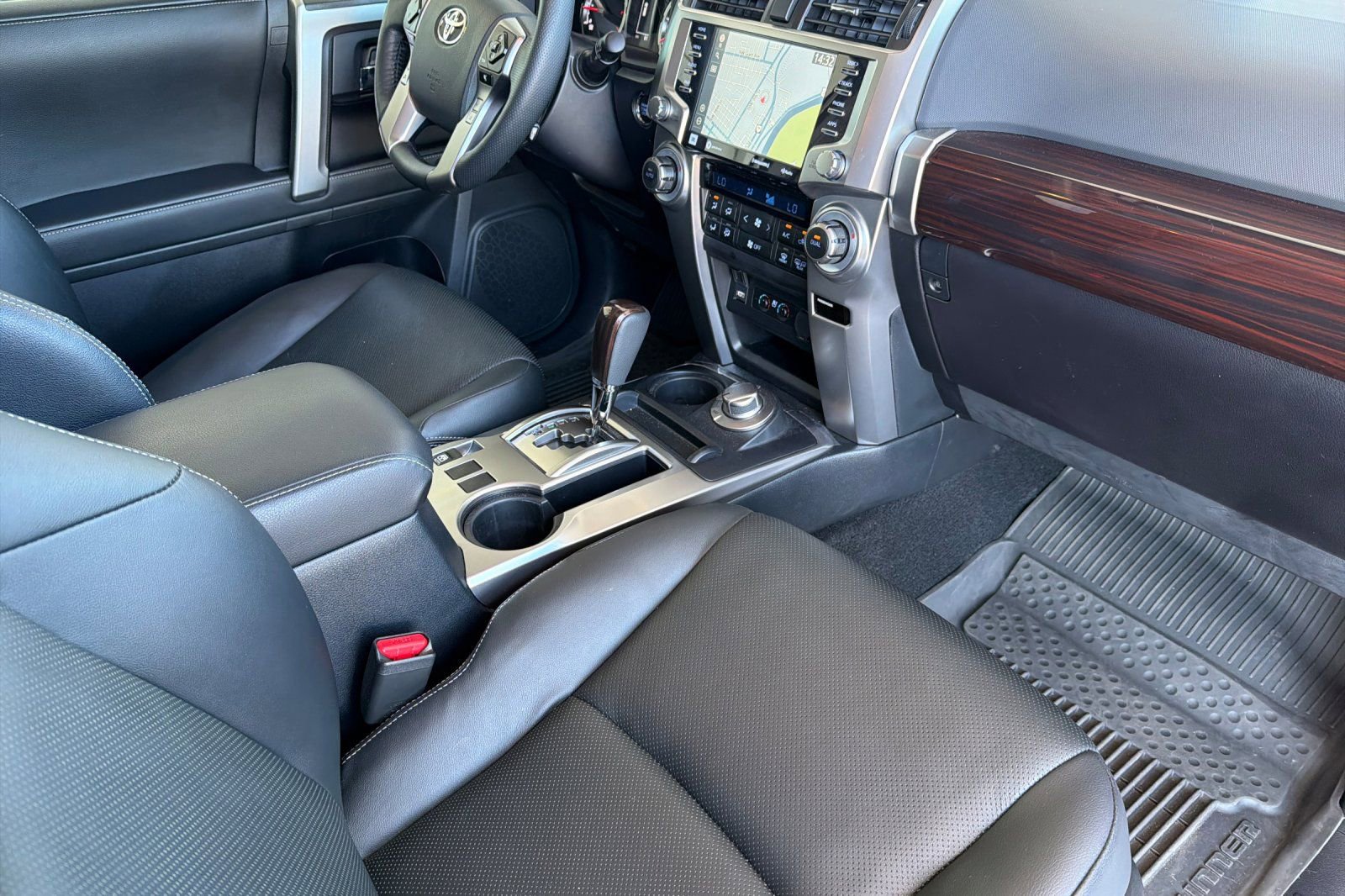 Used 2024 Toyota 4Runner Limited AWD/4WD image 16