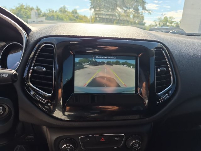 Used 2021 Jeep Compass Latitude FWD image 22