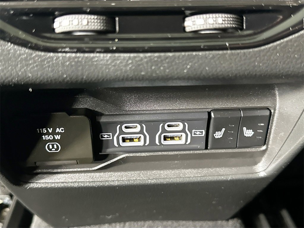 Used 2024 Jeep Grand Cherokee Limited w/ Black Appearance Package image 27