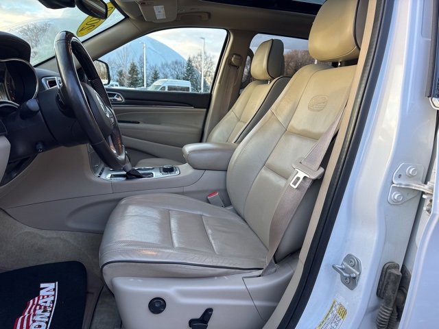 Used 2018 Jeep Grand Cherokee Overland w/ Jeep Active Safety Group image 20