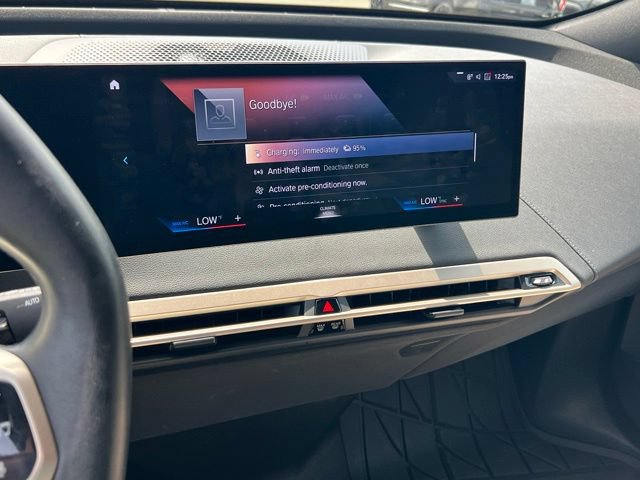 Used 2022 BMW iX xDrive50 AWD/4WD image 19