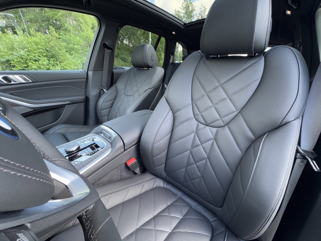 Used 2026 BMW X5 xDrive50e w/ Premium Package image 17