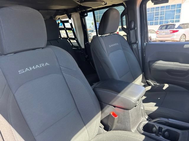 Used 2019 Jeep Wrangler Unlimited Sahara AWD/4WD image 17
