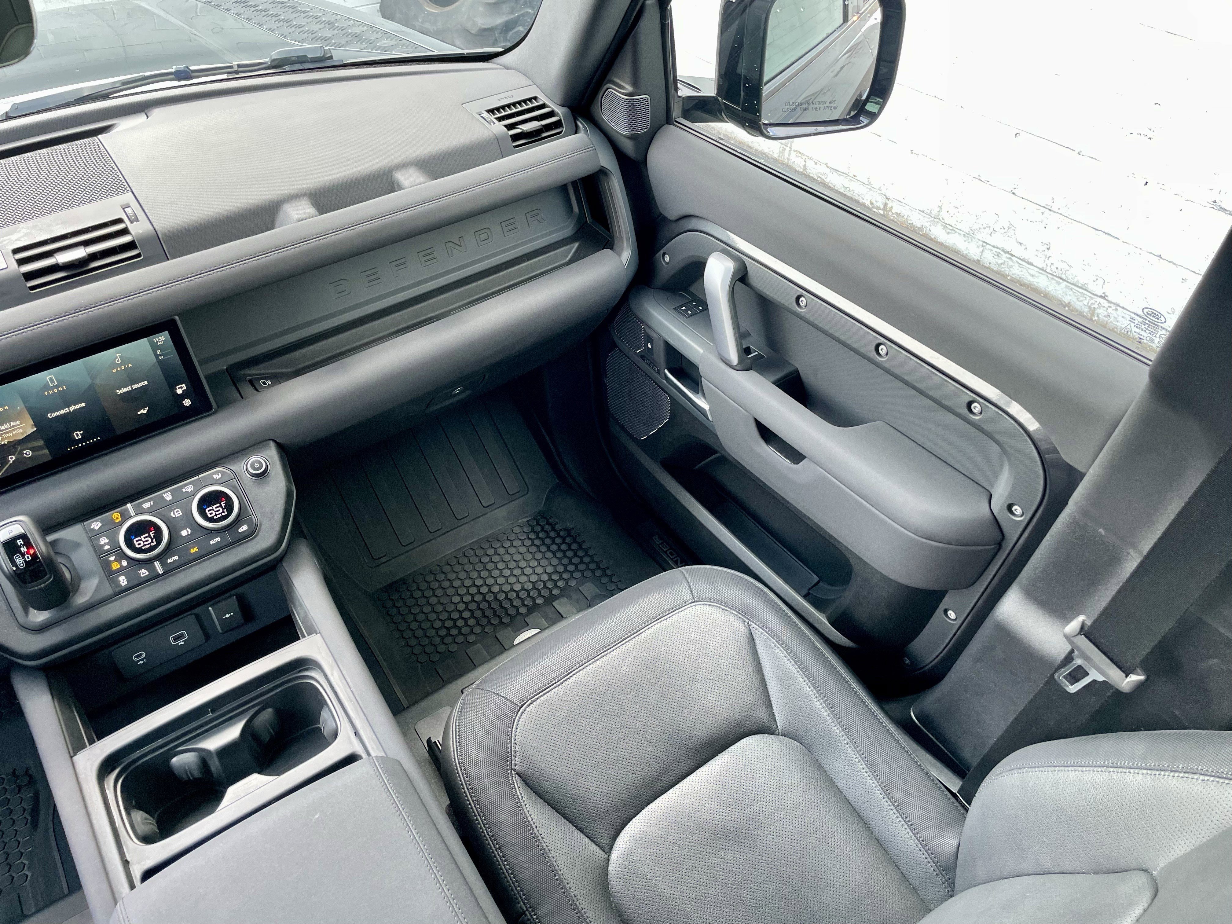 Certified 2023 Land Rover Defender 110 X-Dynamic SE image 18