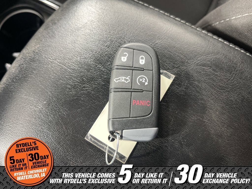 Used 2020 Dodge Charger SXT w/ Blacktop Package image 40