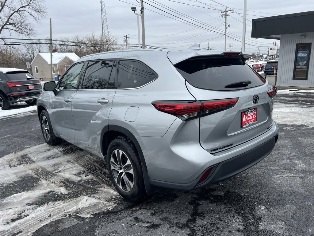 Used 2022 Toyota Highlander XLE image 8