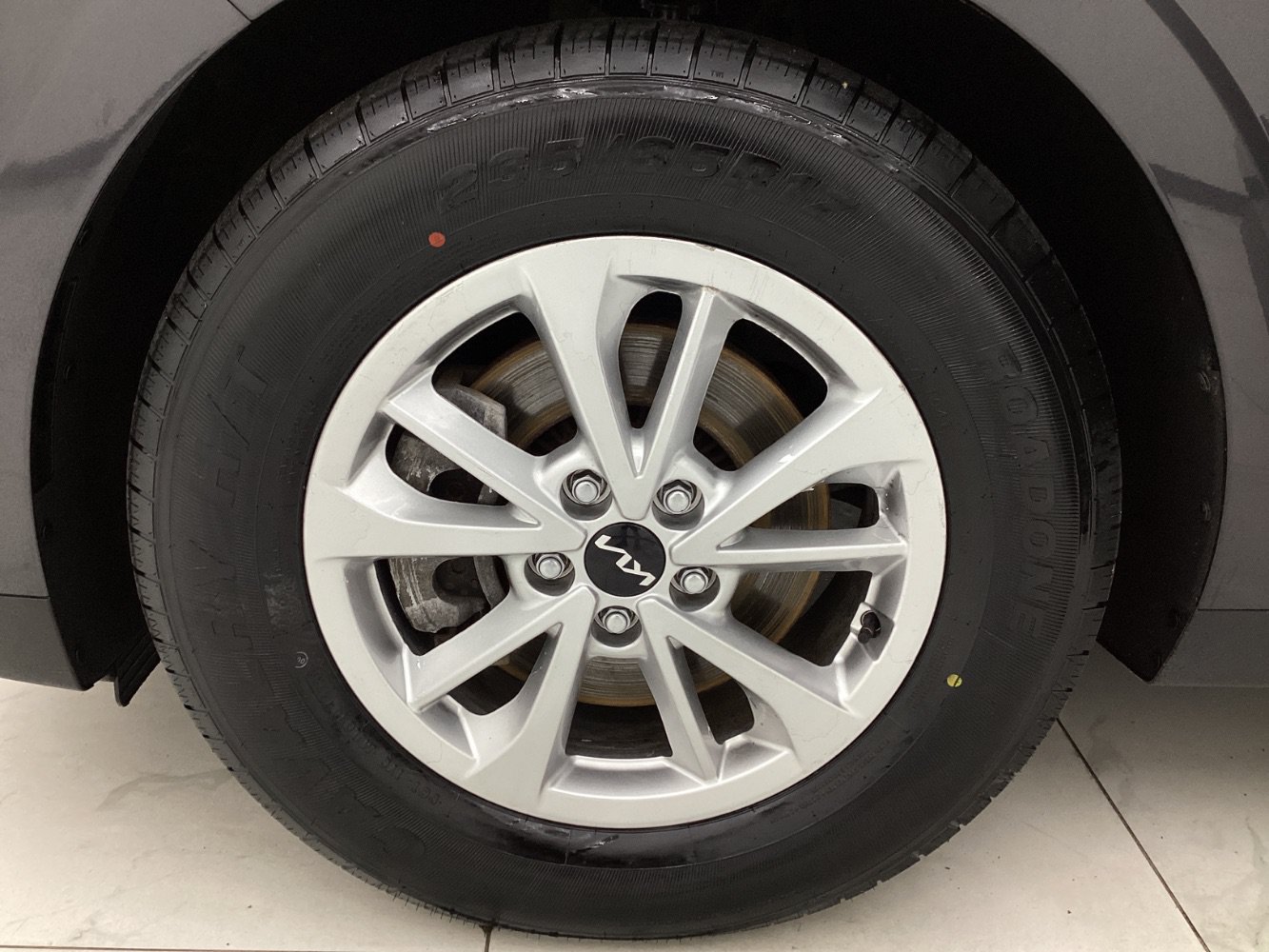 Used 2024 Kia Carnival LX FWD image 45