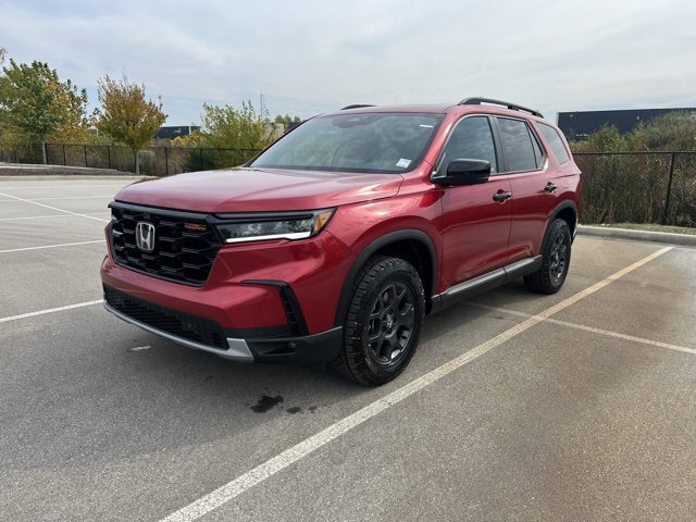 New 2025 Honda Pilot TrailSport image 3