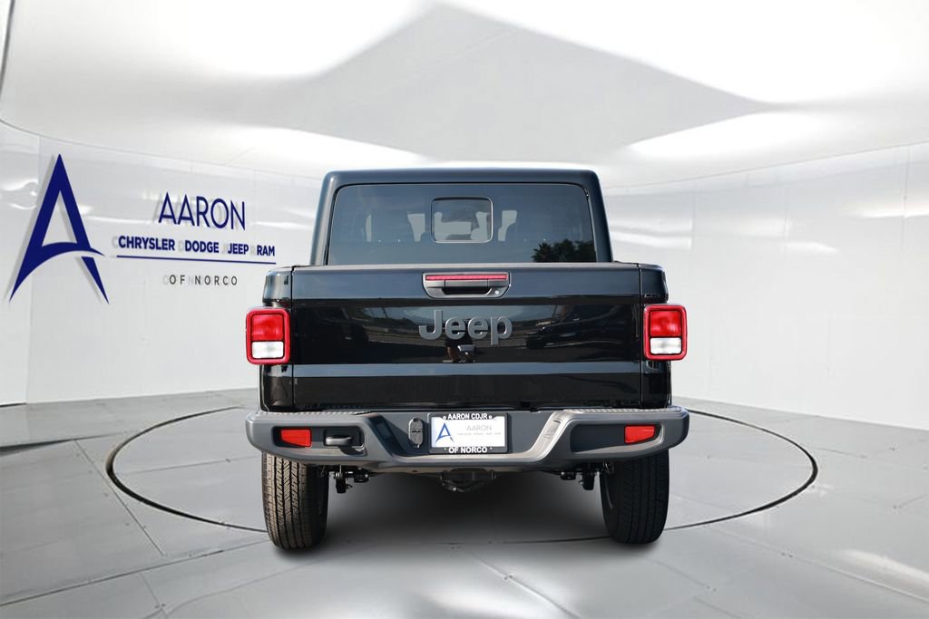 New 2026 Jeep Gladiator Sport image 3