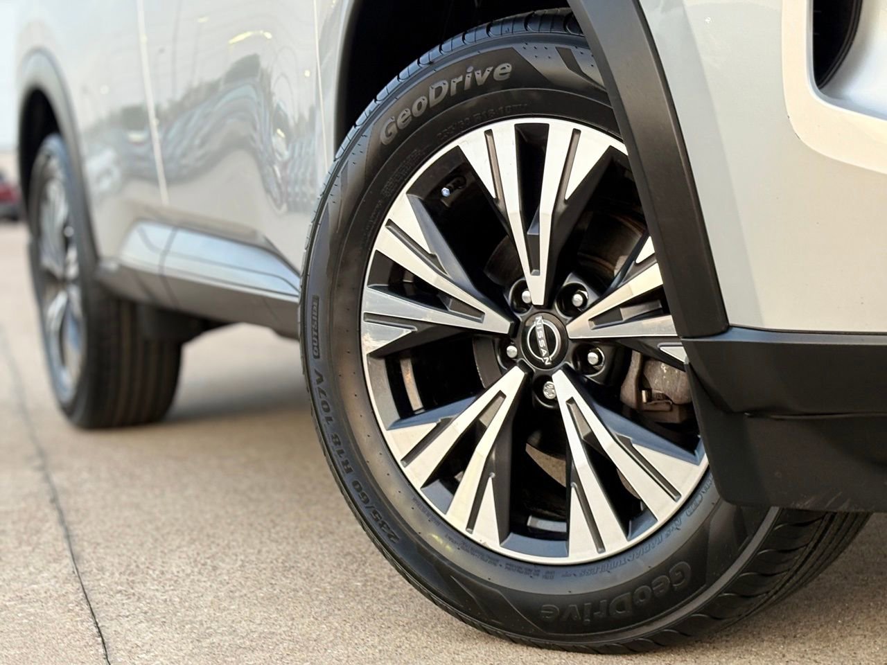 Certified 2023 Nissan Rogue SV image 12