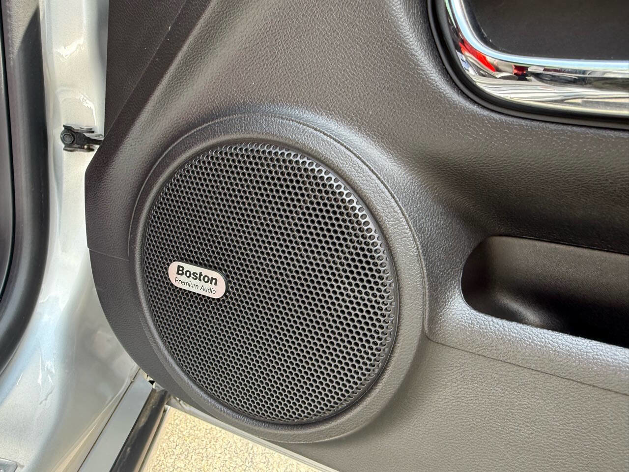 Used 2015 Chevrolet Camaro SS w/ Commemorative Special Edition image 38