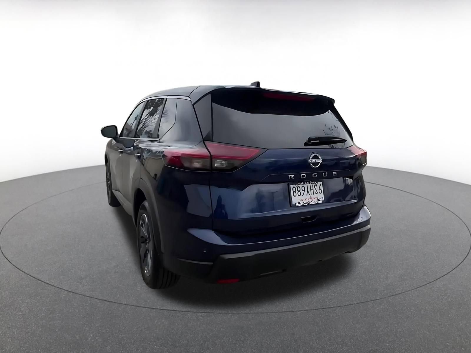 Used 2025 Nissan Rogue SV image 11