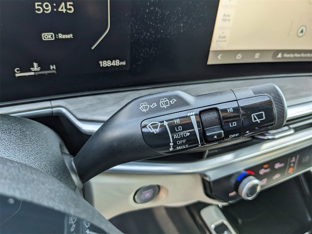 Certified 2025 Kia Sorento SX image 37