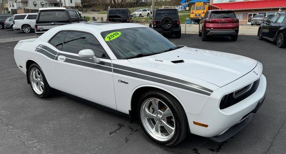 Used 2010 Dodge Challenger R/T RWD image 5