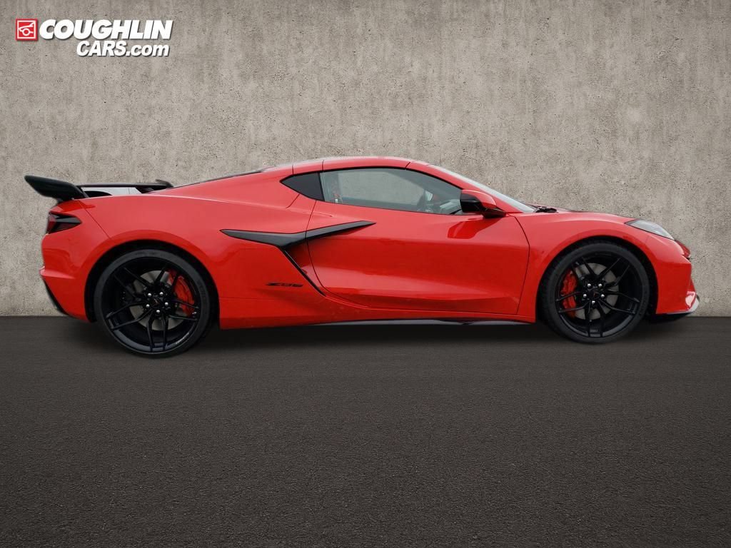 New 2026 Chevrolet Corvette Z06 w/ Stealth Interior Trim Package RWD image 6