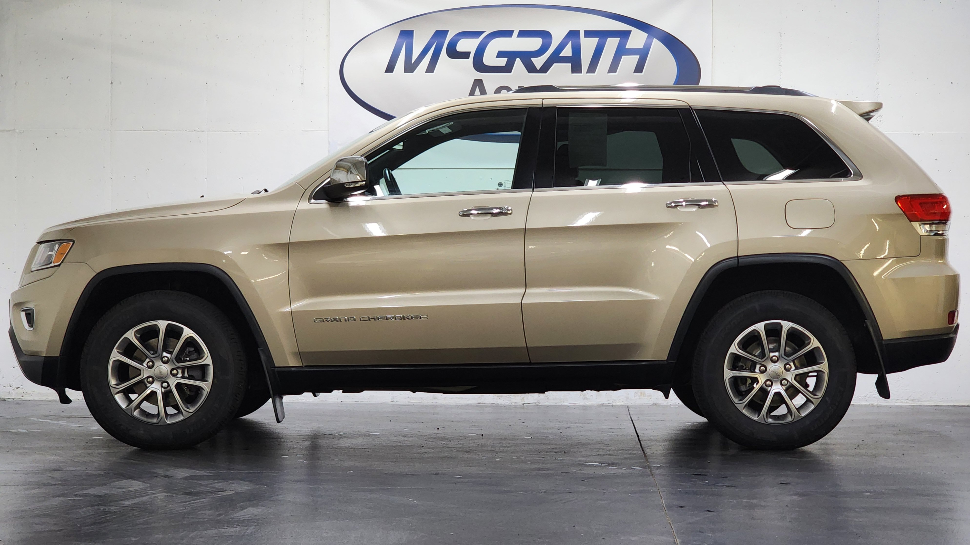 Used 2015 Jeep Grand Cherokee Limited AWD/4WD image 10