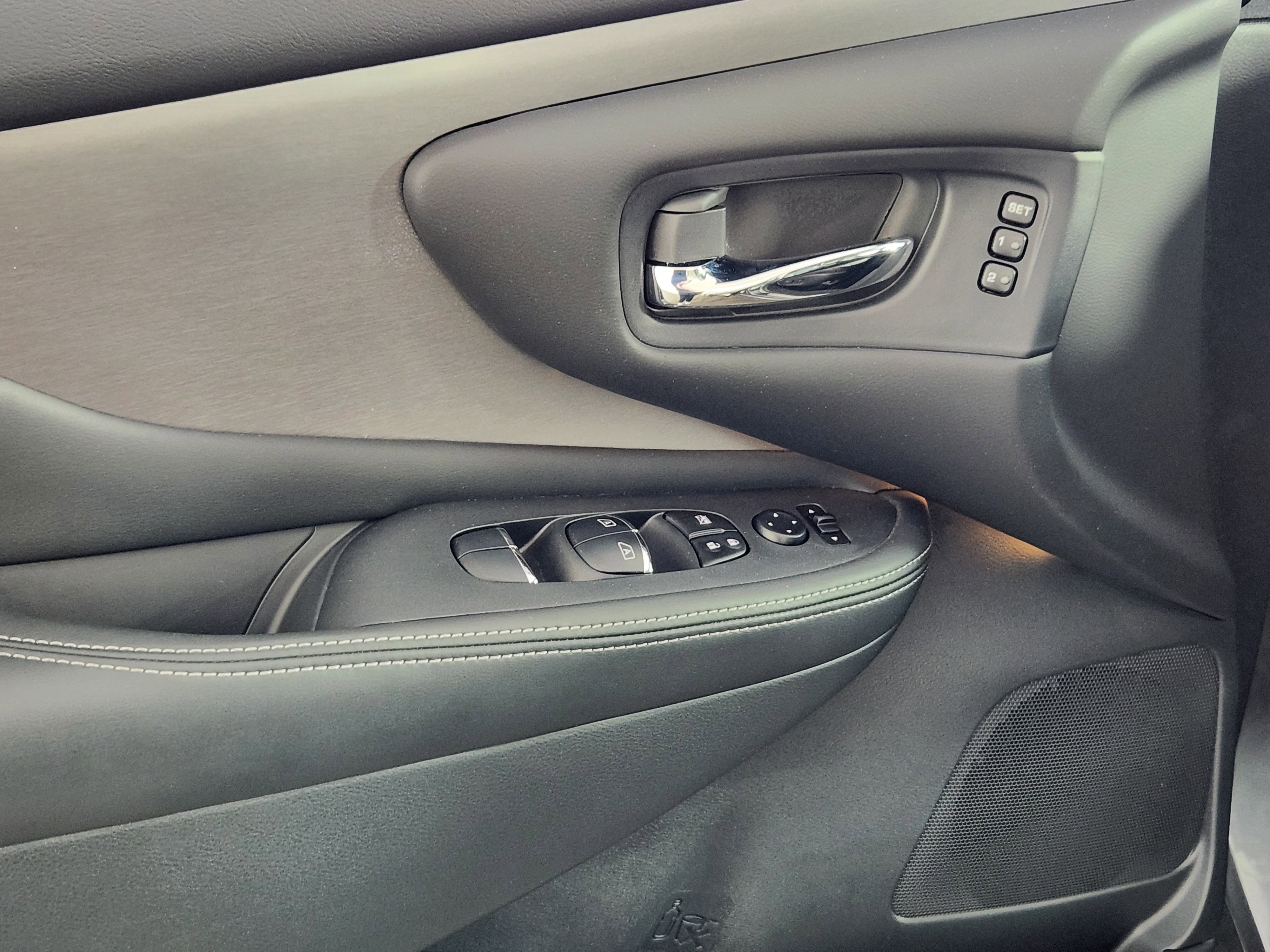 Used 2020 Nissan Murano SL image 16